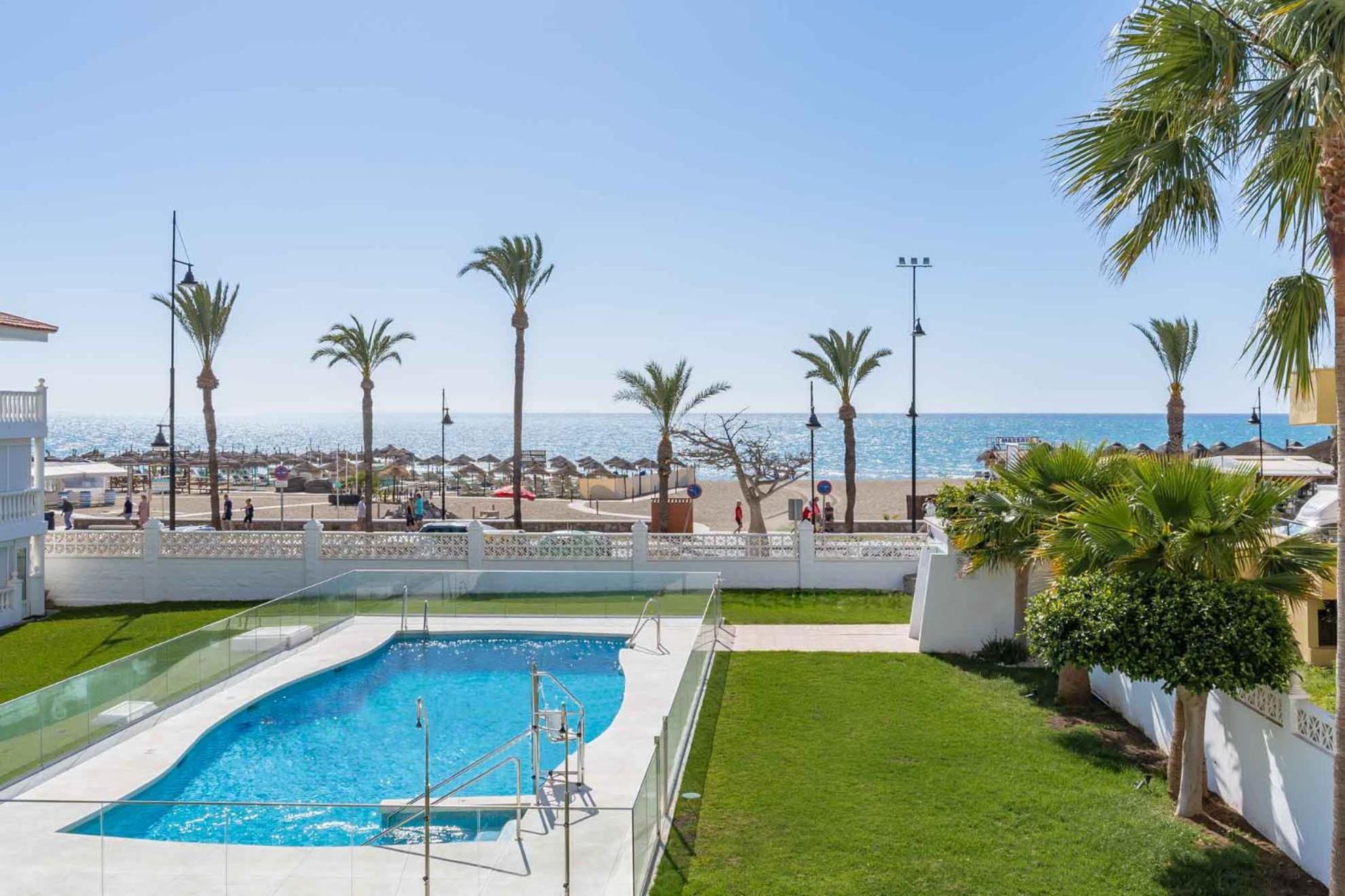 Torremolinos Playamar Primera Linea de Playa Urb. La Farola Exterior foto
